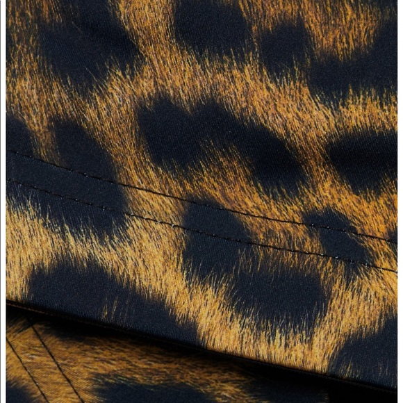 NWT Terez Reversible Leopard-Print Sports Bra. Size XS - Picture 8 of 9